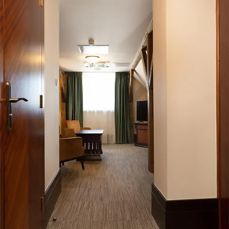 Hotel Brovaria Stary Rynek - Old Town Square 3*