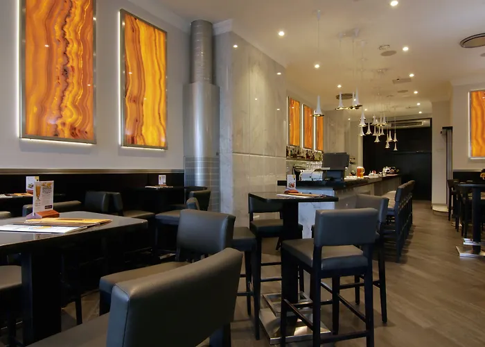 מלון Brovaria Boutique Stary Rynek - Old Town Square 3*