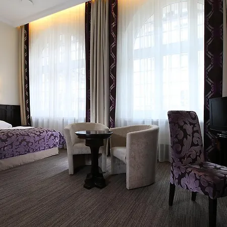 Hotel Brovaria Stary Rynek - Old Town Square 3*
